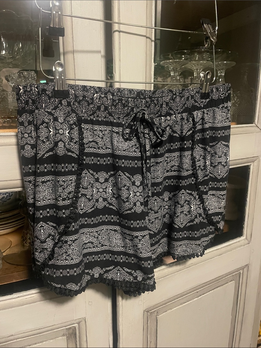 just be Black & White Paisley-Print High Waist Drawstring Shorts